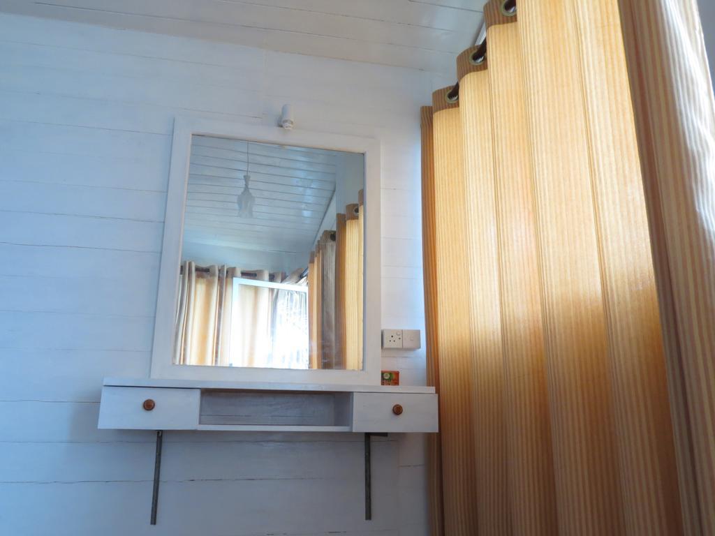 Why Not Guest House Hikkaduwa Luaran gambar
